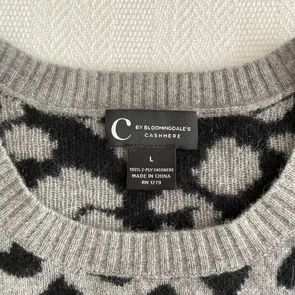 Bloomingdale's Charcoal and Black Animal Print Sweater 100% 2 ply cashmere - Picture 2 of 3